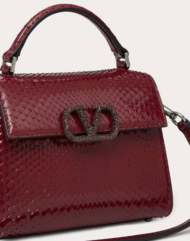 مجموعة الكبسولة الحصرية للشرق الأوسط من VALENTINO 