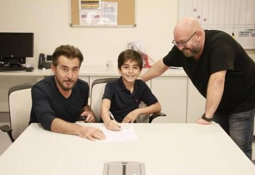 عابد فهد يخطف ابنه تيم من والدته