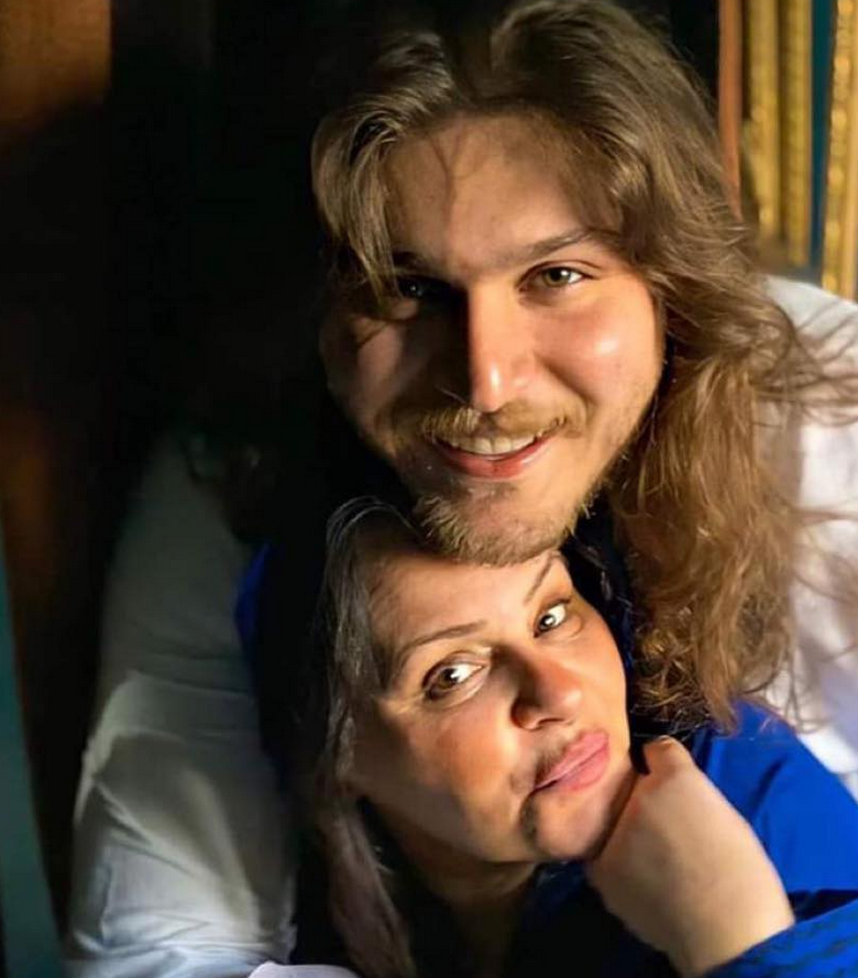 فشل رئوي والتهاب... ابن نادية العراقية يكشف تطورات حالتها الصحية