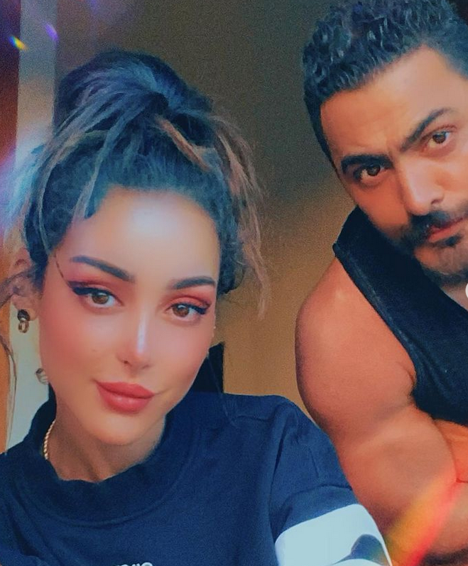 بالصور - للمرة الأولى بسمة بوسيل تُظهر جزءاً من وجه ابنتها... هل تشبهها؟