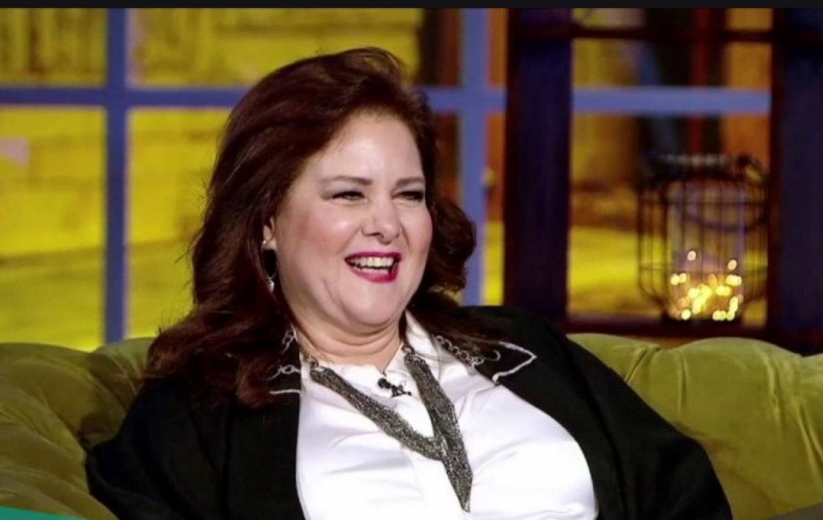 إستقرار حالة دلال عبد العزيز.. ودنيا وإيمي تطلبان الدعاء