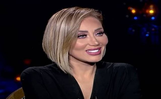 ريهام سعيد تهاجم شخصاً والجمهور يربطه بهذا الفنان