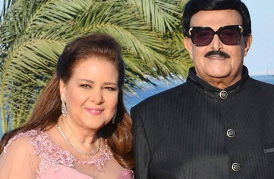 إيمي سمير غانم تطلب الدعاء لوالديها وتدعو الإعلام لتحري الدقة