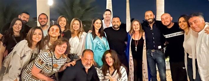 إفطار جماعي في منزل درة رغم قرارات منع التجمعات