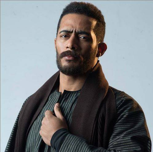 بعد أنباء انفصالهما... محمد رمضان يؤكد عودته الى زوجته بصور عائلية