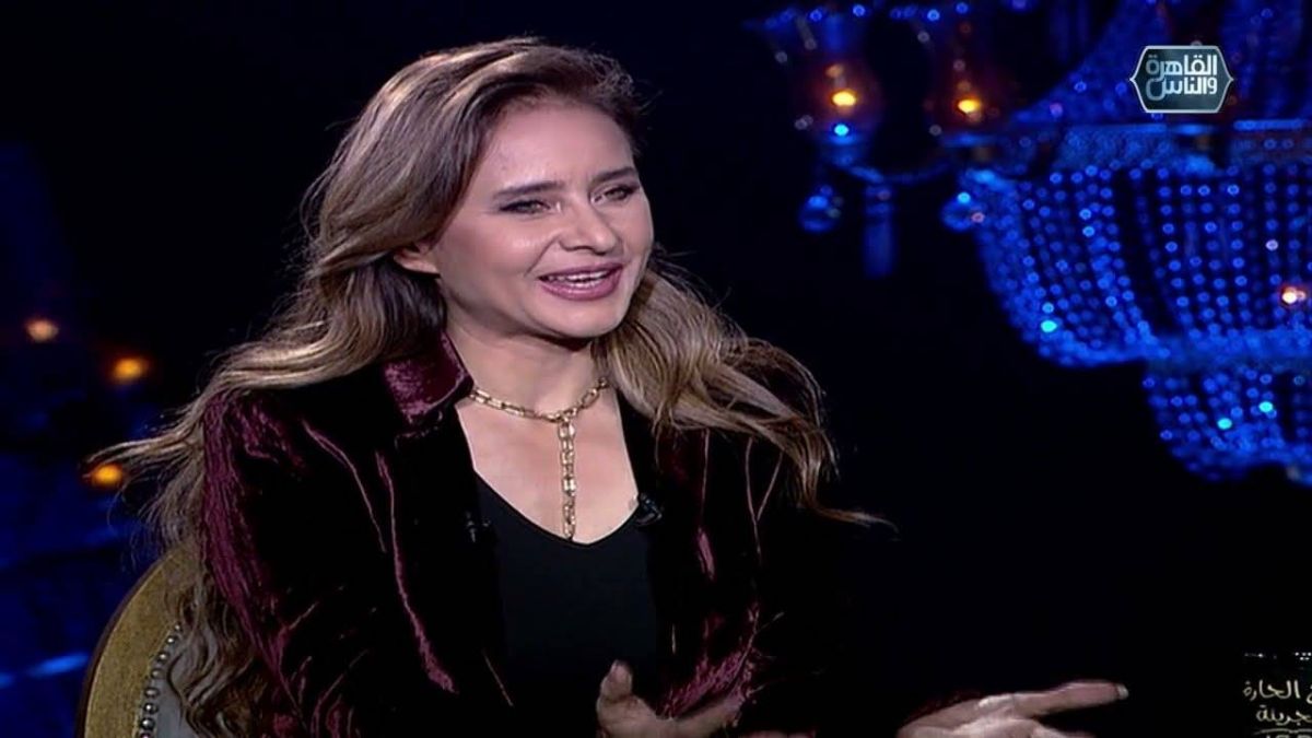 بالفيديو - نيللي كريم توضح قصة خلافها مع آسر ياسين بعد 