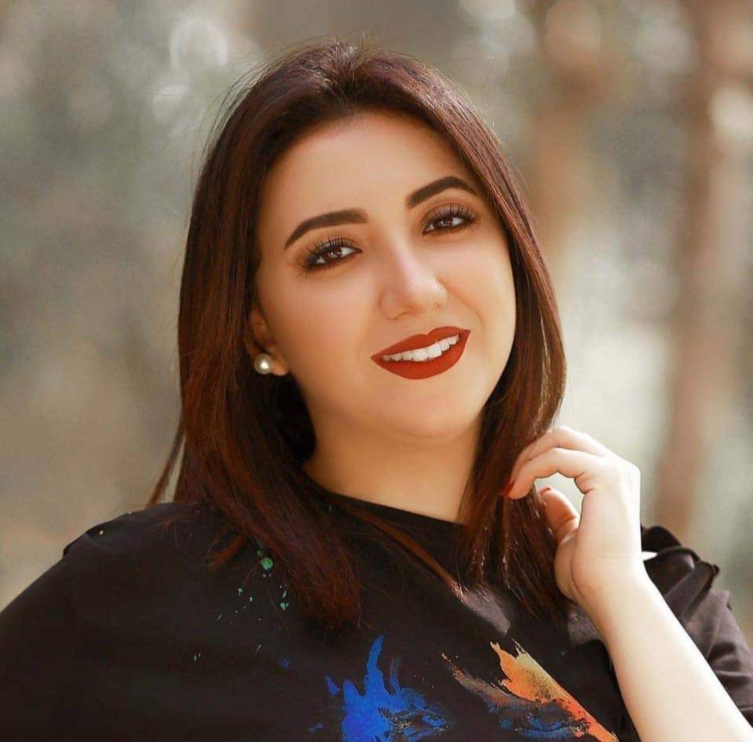 بالفيديو - مغنية شابة تكشف تعرضها للنصب باسم مخرج كبير