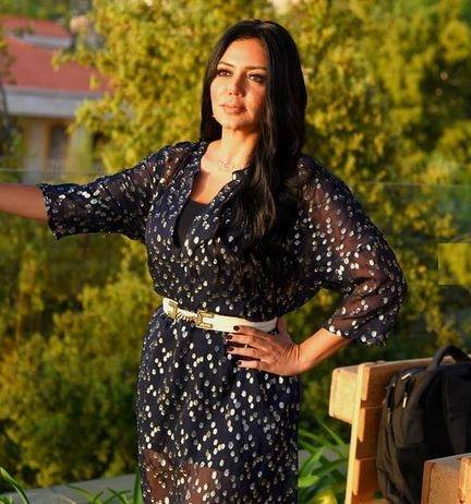 مشادة كلامية بين رانيا يوسف ومتابعين بسبب فيديو