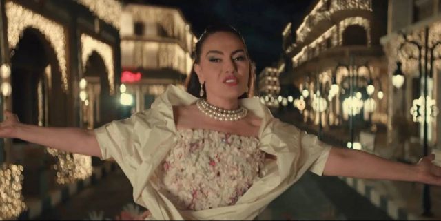 بعد نجاحها عقب غياب... مفاوضات لعرض مسرحية شريهان الجديدة