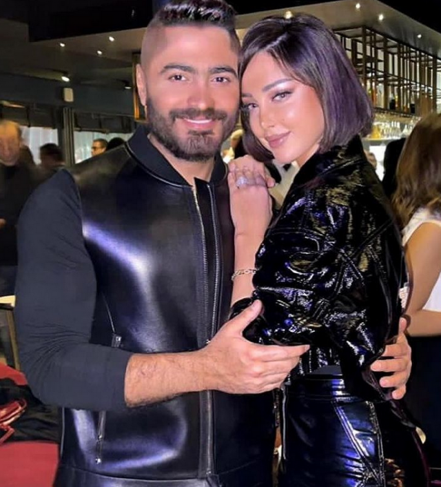 بالصور – ملامح تامر حسني وبسمة بوسيل تثير التساؤلات والجمهور يشكّك في هويتهما