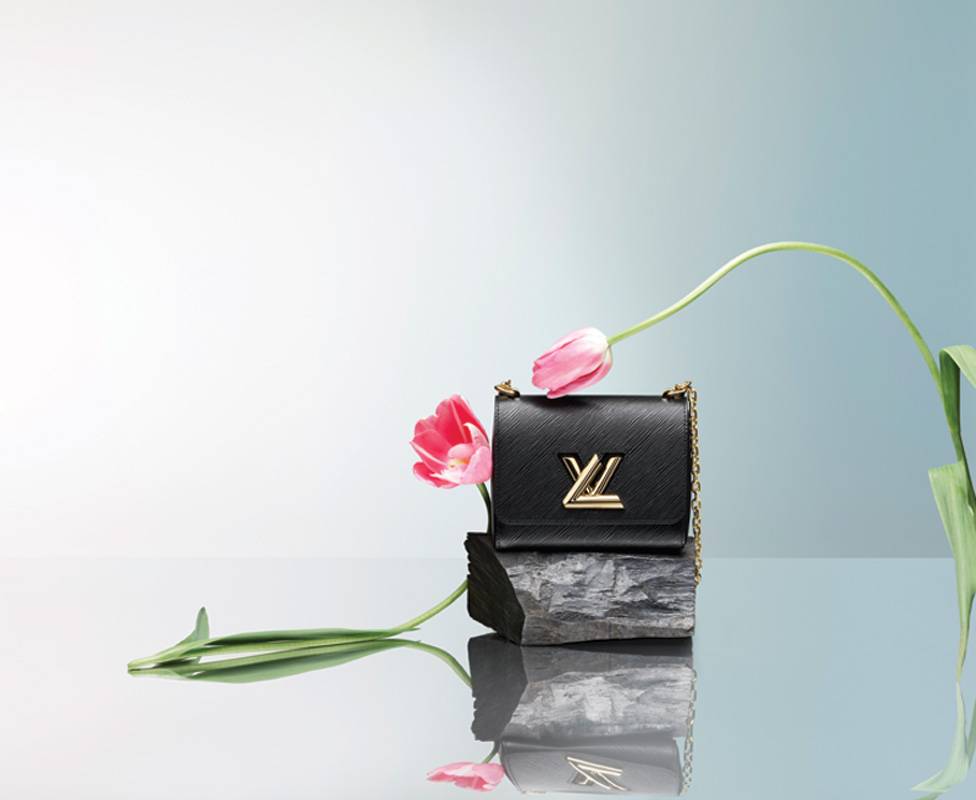 LOUIS VUITTON عندما يزهر الربيع في حقيبتك