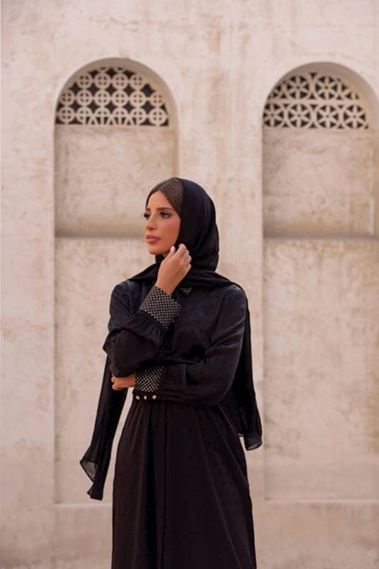 مدوّنة الموضة الإماراتية فاطمة حسام: هكذا واجهتُ التحدّيات وأقنعت عائلتي بعملي 