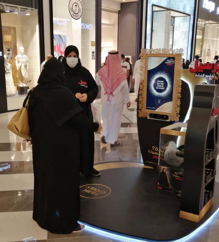 برسيل شامبو العباية تطلق مبادرة مجتمعية في دول الخليج وتتبرّع بالعباءات للمحتاجين!