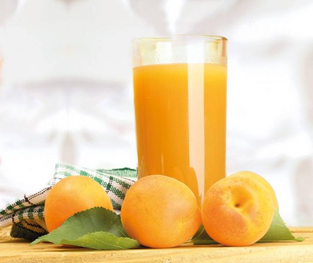 كوكتيل الحليب مع المشمش