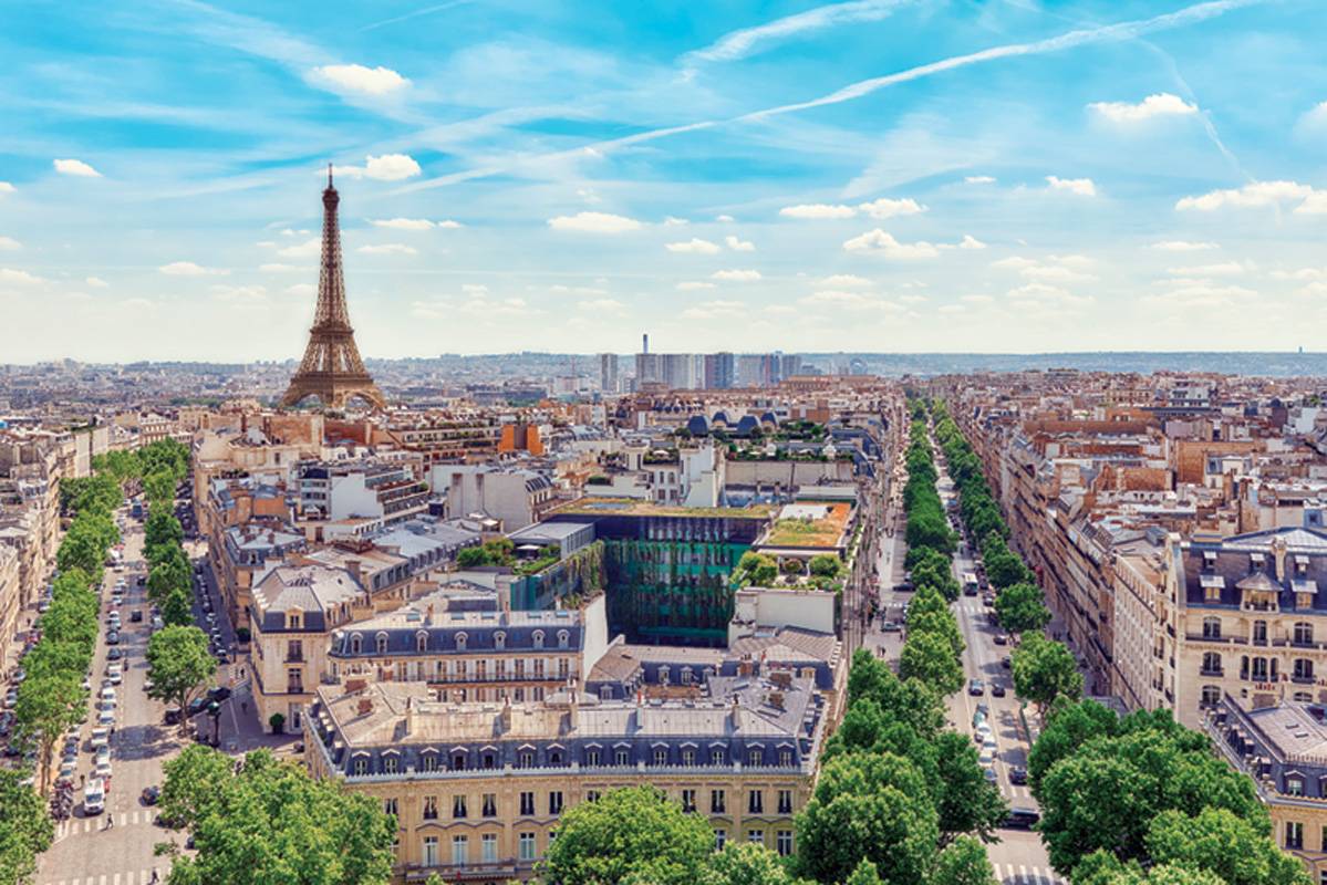 باريس عاصمة الموضة ومدينة الحب