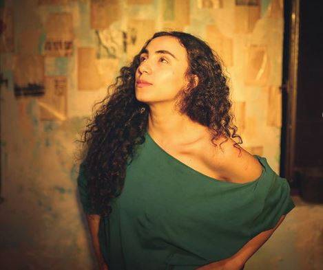 متابع يطلب الزواج من زينب غريب بطريقة صادمة وهي تردّ