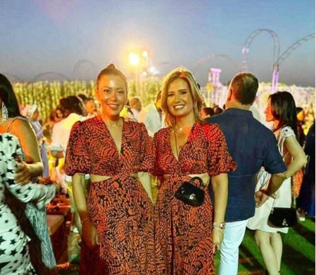 لقاء الخميسي وهنا شيحة بنفس الفستان.. من الأجمل؟