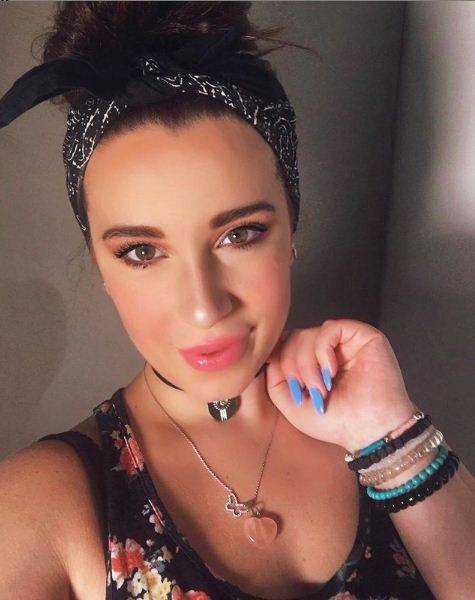 بالفيديو – بعد إنفصالها.. هكذا تتهرب أسما شريف منير من المكالمات المزعجة