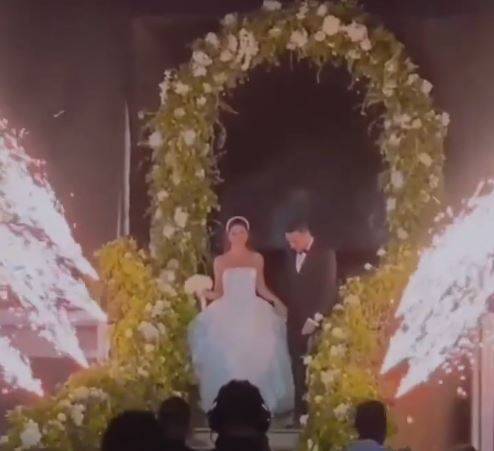 بالفيديو - نجمة لبنانية تفاجئ الجميع بحفل زفافها المميّز
