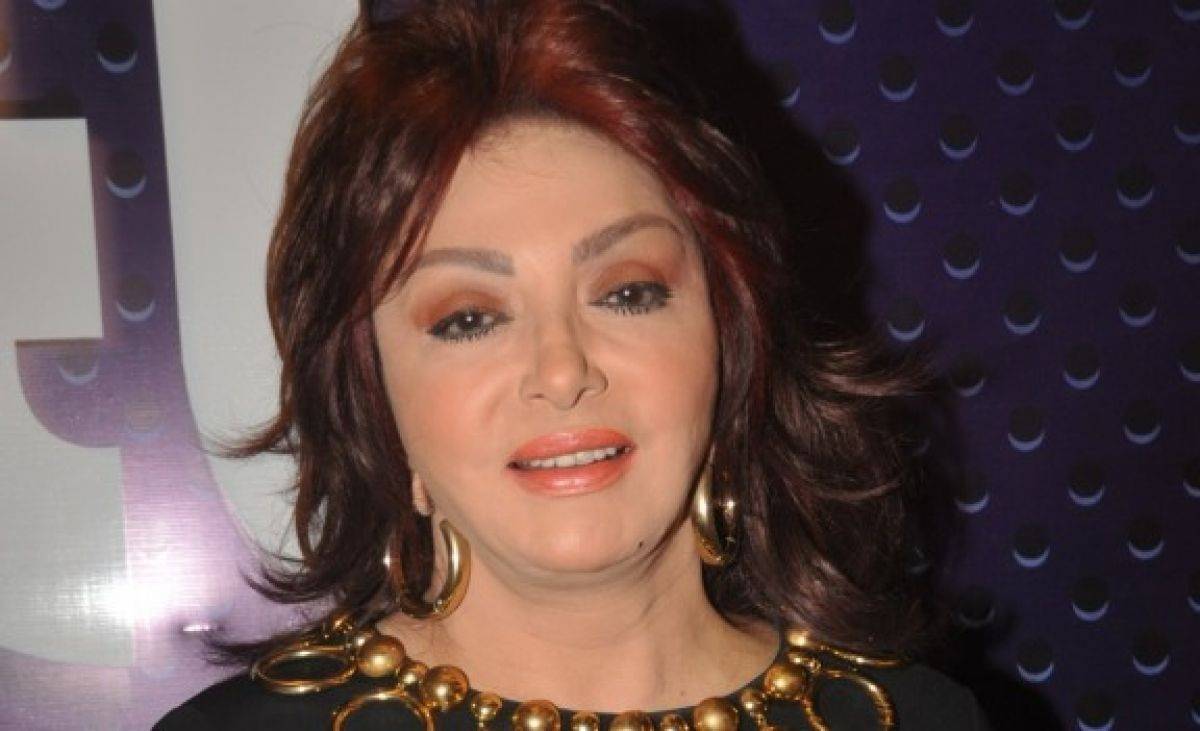 نبيلة عبيد تعتذر بصورة بسبب سمير غانم