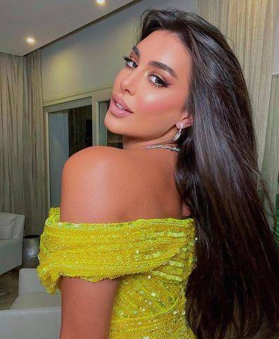 ياسمين صبري بإطلالة بسيطة... لكن سعرها خيالي