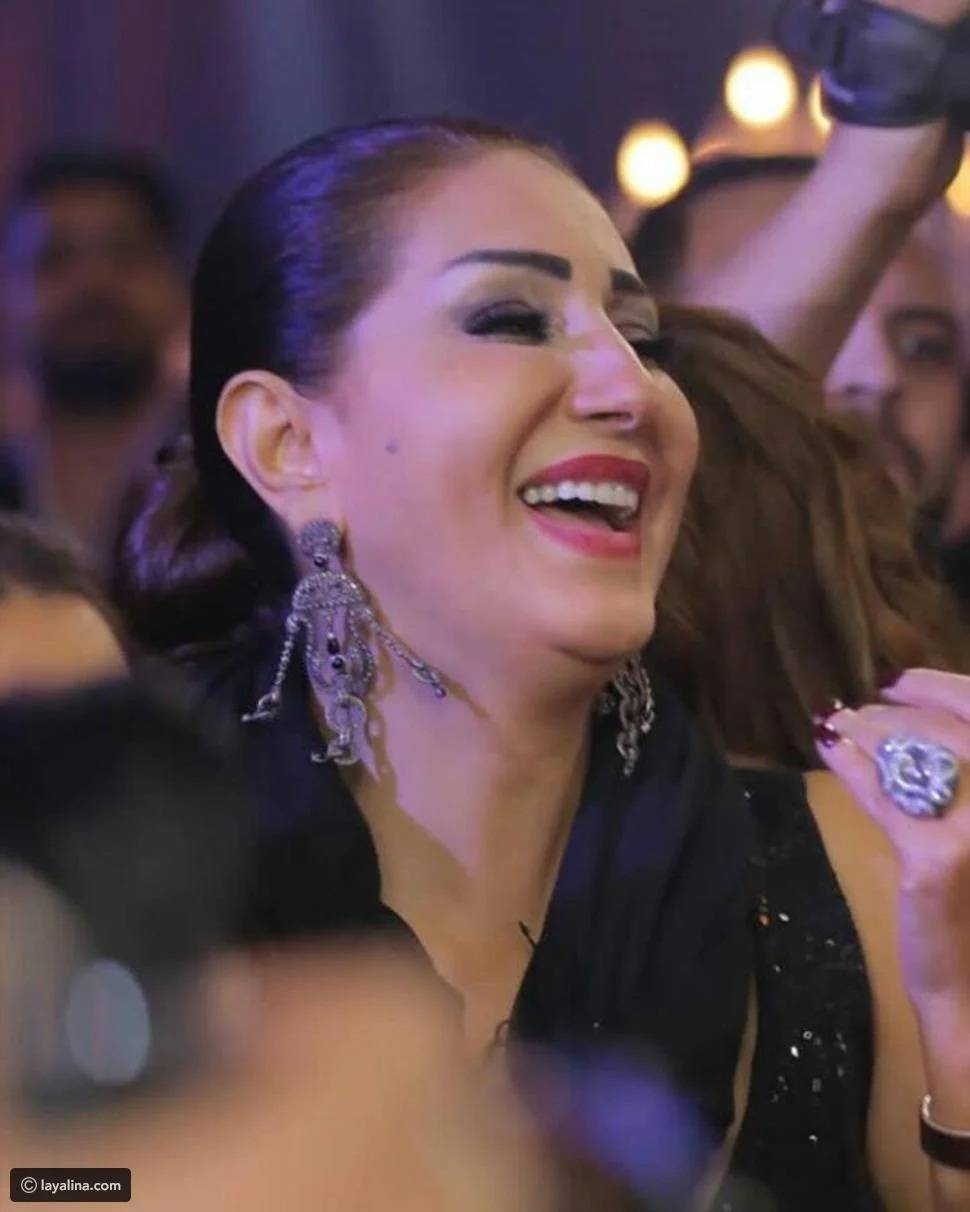 بالفيديو - متابِعة تهاجم وفاء عامر بسبب سمير غانم