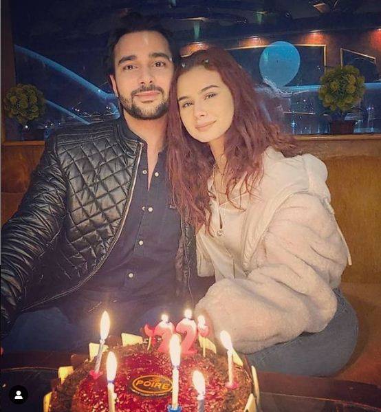 منة عرفة وخطيبها يثيران الجدل على مواقع التواصل