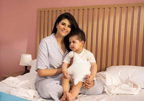 بالفيديو - إبن سلمى رشيد يظهر في كليبها.. شاهدوا طرافته