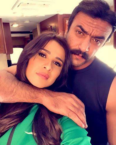 ياسمين عبد العزيز تتحوّل الى رجل... وأحمد العوضي يعلّق