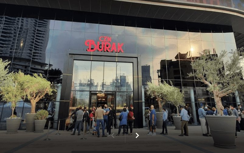 بالفيديو - سعوديون يدفعون ضعف فاتورة الشيف بوراك ويرفضون طعامه بسبب سوء المعاملة