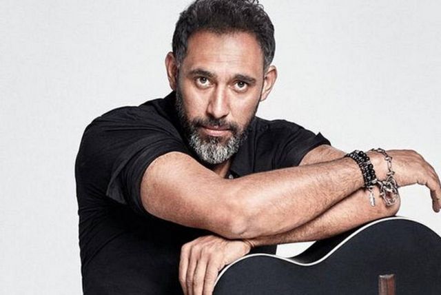 عمرو مصطفى لمحمد رمضان: 