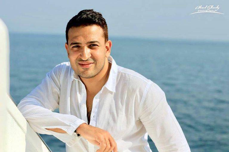 أزمة جديدة في الوسط الغنائي بين تامر حسين وفنان شاب: 