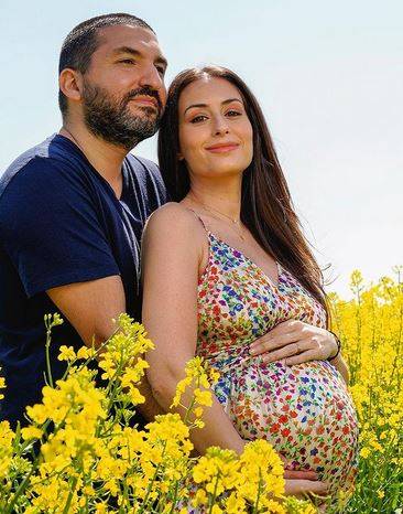 هبة طوجي تستعرض الأشهر الأخيرة من حملها بفيديو مبهر