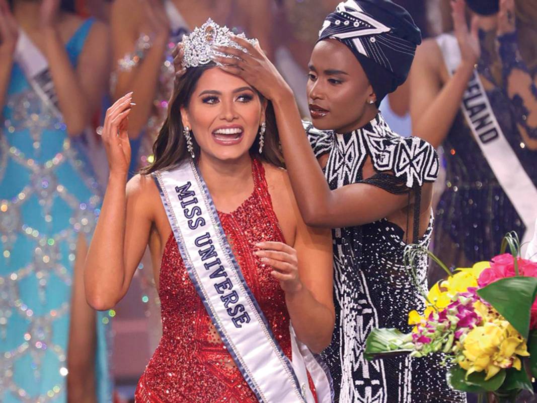 المكسيكية أندريا ميزا  على عرش جمال العالم