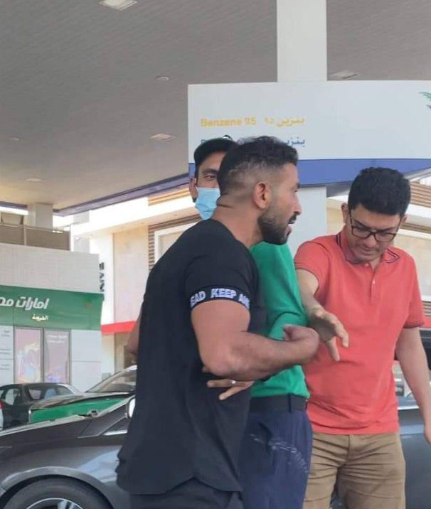 أحمد سعد يعتدي على شاب في محطة وقود