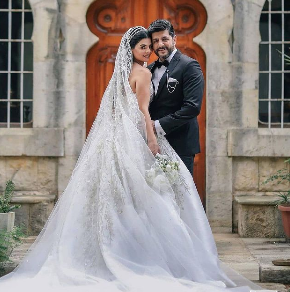 طوني عيسى وعروسه