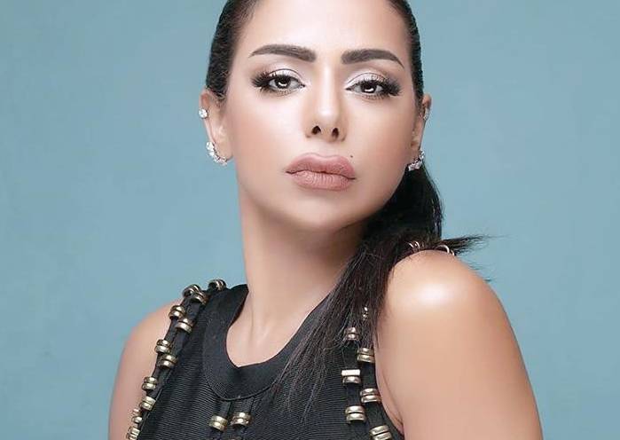 بالفيديو - لحظات مُبكية عند لقاء هند البلوشي بولديها بعد غياب