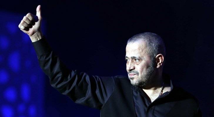 بالفيديو - دموع جورج وسوف تذرف في موقف مؤثر على المسرح مع معجبيه