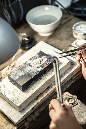 01_FENDI hand in hand Baguette_Lazio_Massimo Maria Melis