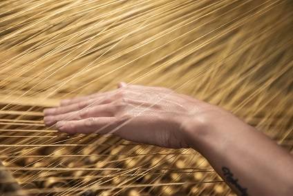 09_FENDI hand in hand Baguette_Veneto Bevilacqua