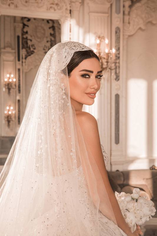 جيسيكا عازار تكشف اللقاء والهدية الأولى من زوجها... رومانسية بالغة