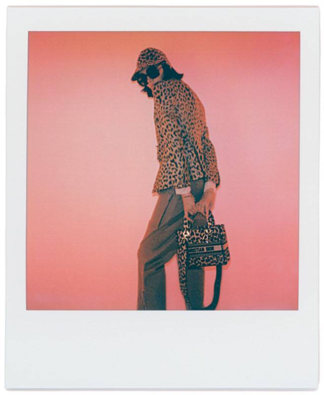 DIOR FALL 2021 الأناقة بين الأبحاث الميدانية والمشغل