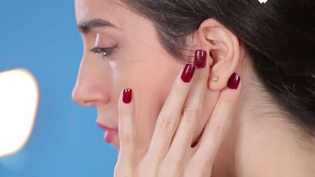 دلّكي أذنيك بهذه الطريقة وتخلّصي من التوتر والوزن الزائد