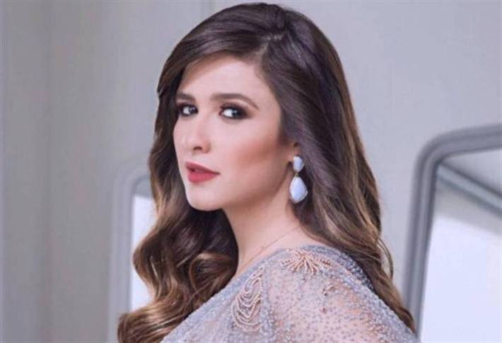 بوسي شلبي تحاول إحراج ياسمين عبد العزيز بما قالته عن طليقها