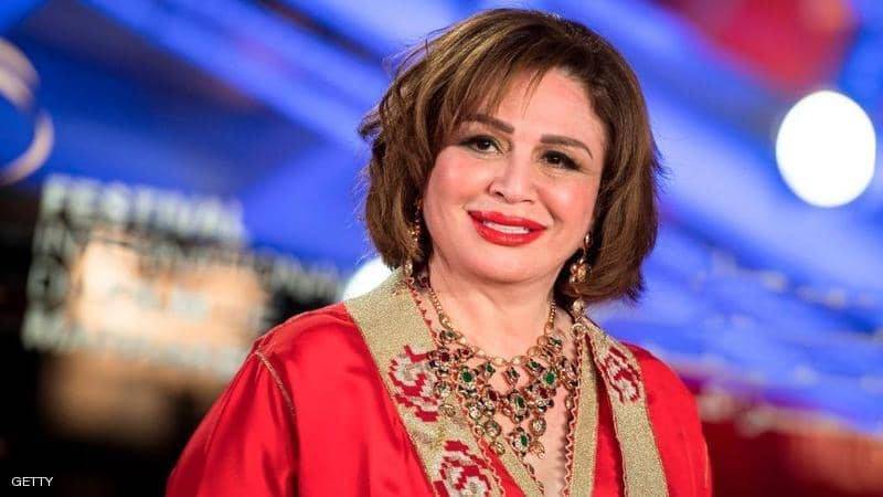 إلهام شاهين تكشف تطورات حالة دلال عبد العزيز في المستشفى