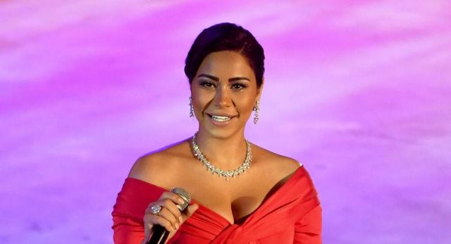 بالفيديو - شيرين عبد الوهاب تنهار باكيةً