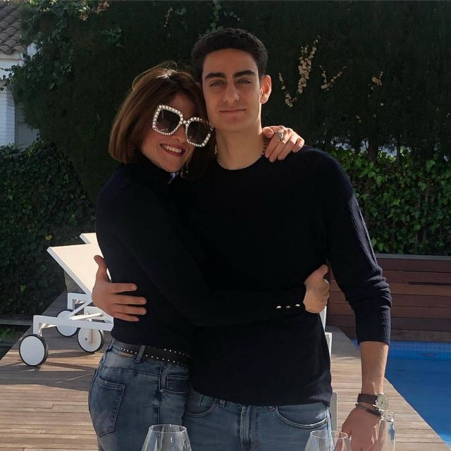 هجوم حاد على هيدي كرم بسبب فيديو مع ابنها