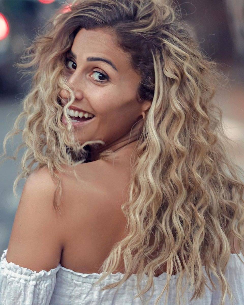 تعرفوا للمرة الأولى إلى والد دينا الشربيني... هل تشبهه؟