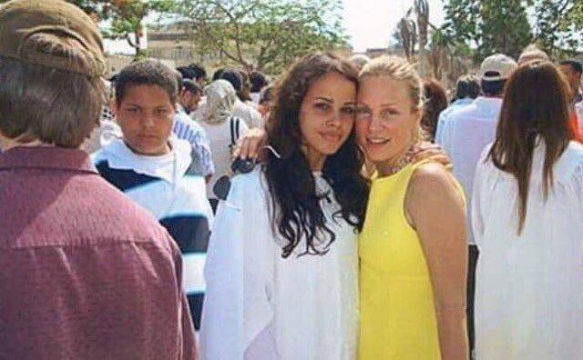 بالفيديو - شيرين رضا تطالب ابنتها بالتحدث بالعربية والأخيرة: 