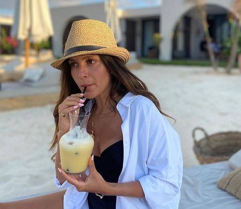 بالصور - جميلة عوض تدعم مرضى البهاق بطريقتها الخاصة